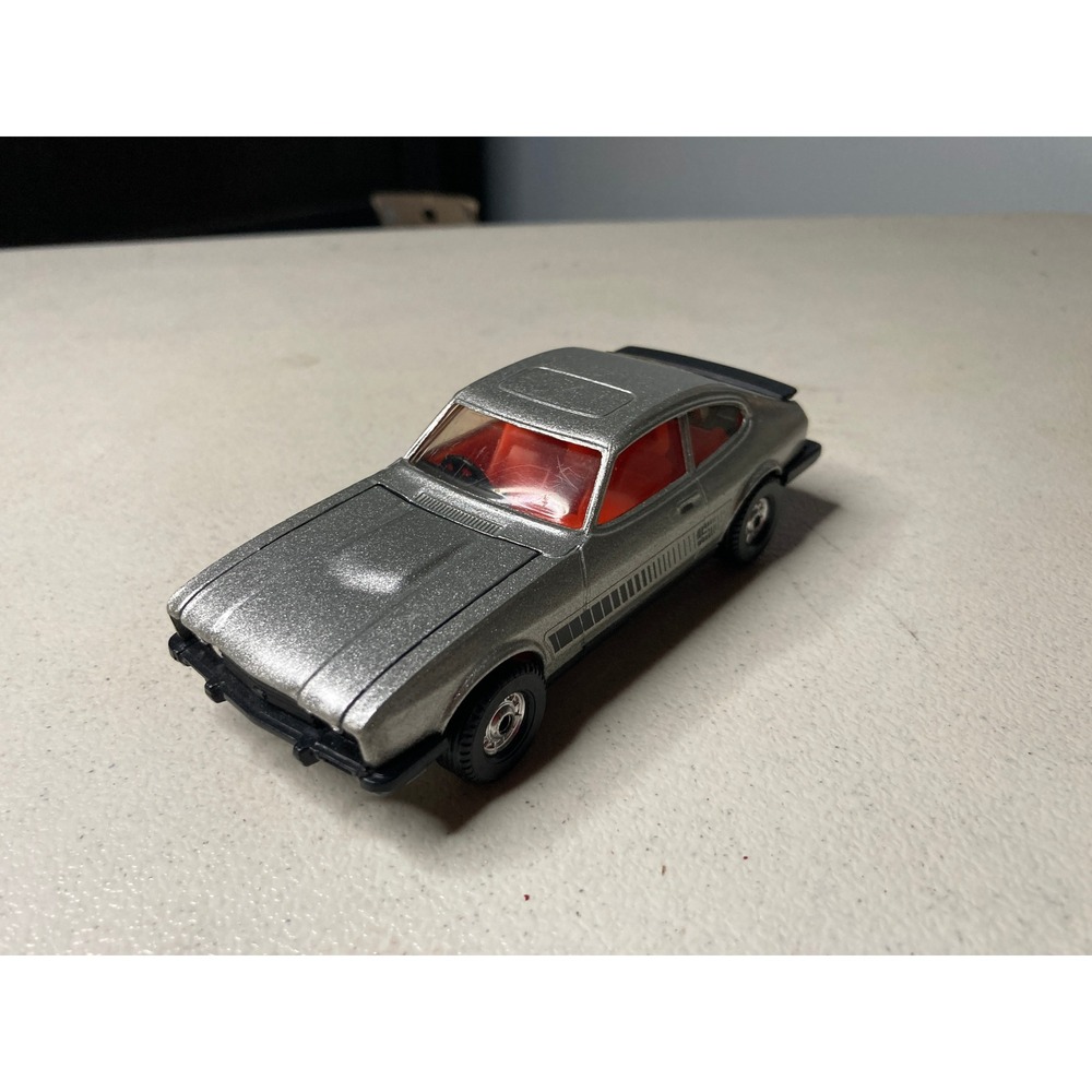 Corgi Ford Capri 3.0S Silver Metallic Diecast Car Made in Great Britain Vintage